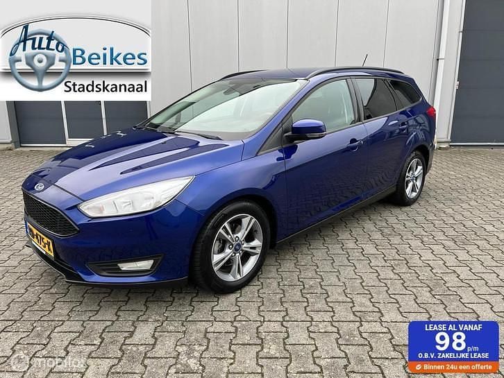 Blauw (metallic) Occasion 2017 Ford Focus Stationwagen | € 5.950 (Goede deal) - Afbeelding 1/4