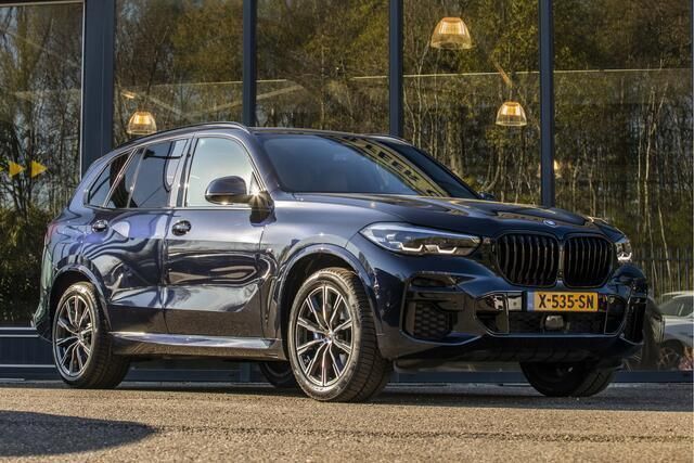 Zwart, metallic lak Gebruikt 2023 BMW X5 Executive SUV | € 89.950 - Afbeelding 1/4
