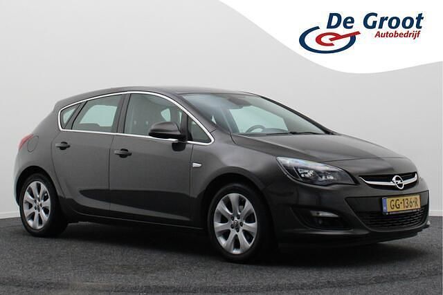 Grijs Gebruikt 2015 Opel Astra Hatchback | € 6.950 (Eerlijke prijs) - Afbeelding 1/4