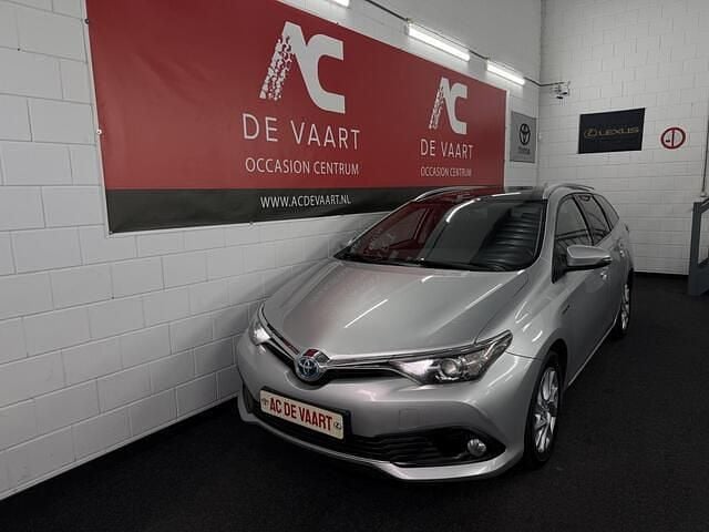 Occasion Toyota Auris Edition 99 PK (72 kW) 2017 Grijs Hatchback