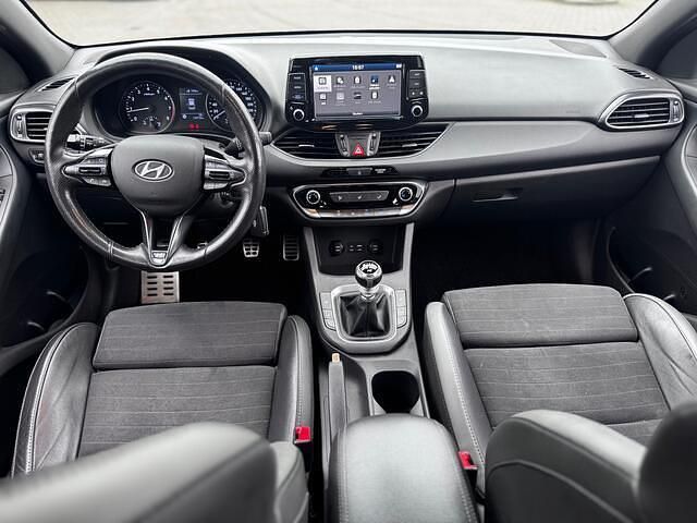 Occasion Hyundai i30 Comfort 140 PK (102 kW) 2018 Zwart Hatchback