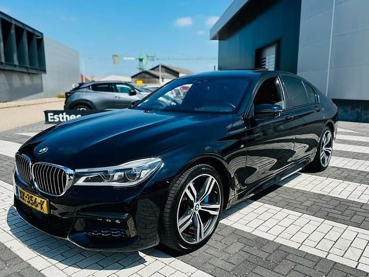 Occasion BMW 750 449 PK (330 kW) 2015 Zwart Sedan