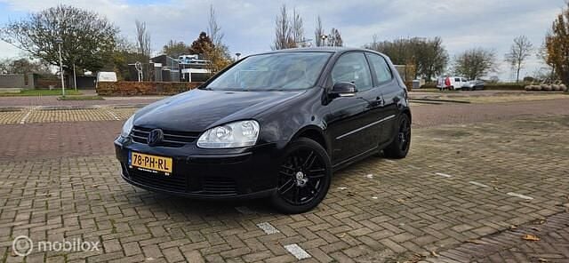 Zwart Gebruikt 2004 VW Golf IV Comfortline Hatchback | € 2.495 (Iets duurder) - Afbeelding 1/4