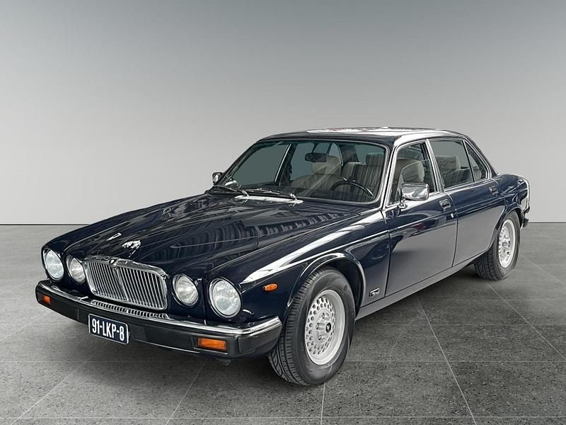 Blauw Gebruikt 1985 Jaguar XJ Sovereign Sedan | € 18.950 - Afbeelding 1/4