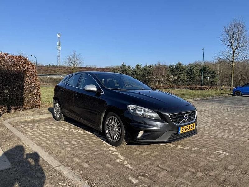 Zwart Occasion 2014 Volvo V40 R-Design Hatchback | € 5.250 (Goede deal) - Afbeelding 1/4