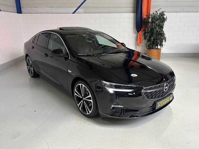 Zwart Gebruikt 2022 Opel Insignia Sport Hatchback | € 22.850 (Eerlijke prijs) - Afbeelding 1/4