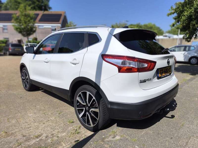 Wit Gebruikt 2015 Nissan Qashqai Tekna SUV | € 11.500 (Eerlijke prijs) - Afbeelding 1/4