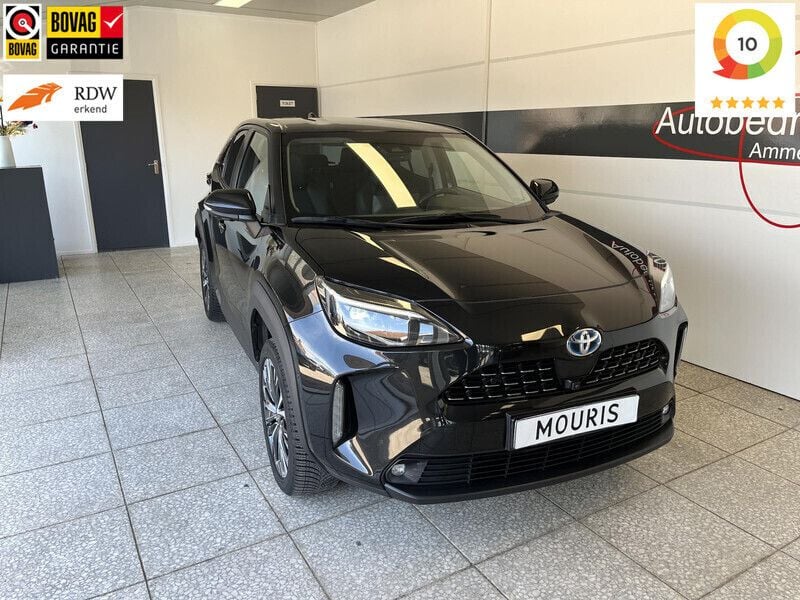 Zwart Gebruikt 2022 Toyota Yaris Cross Executive SUV | € 27.950 (Eerlijke prijs) - Afbeelding 1/4