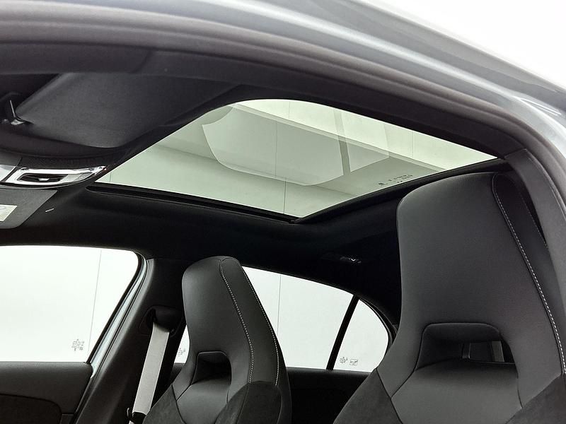 Occasion Mercedes A250 Business 211 PK (155 kW) 2025 Zilver (metallic) Hatchback