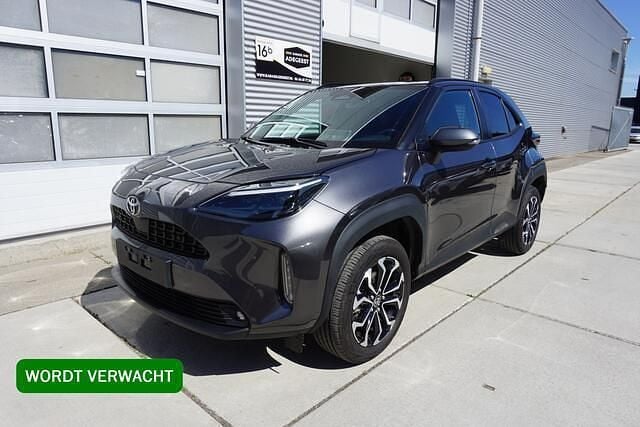 Grijs Gebruikt 2024 Toyota Yaris Cross Business Edition SUV | € 27.950 (Eerlijke prijs) - Afbeelding 1/4