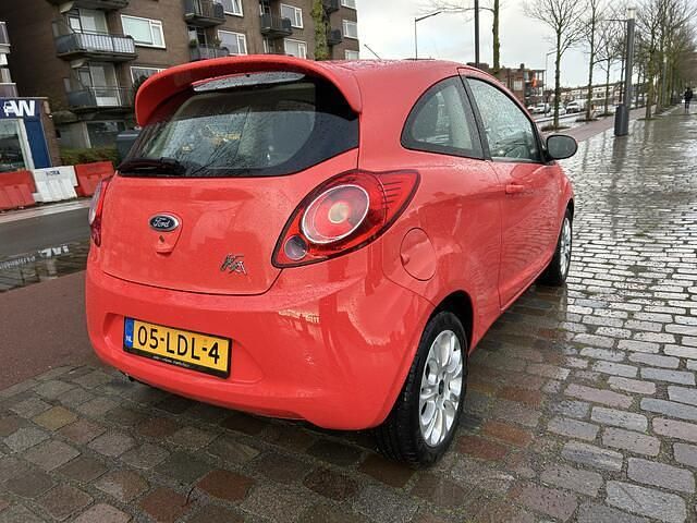 Rood Gebruikt 2010 Ford Ka Titanium Hatchback | € 3.950 (Eerlijke prijs) - Afbeelding 1/4