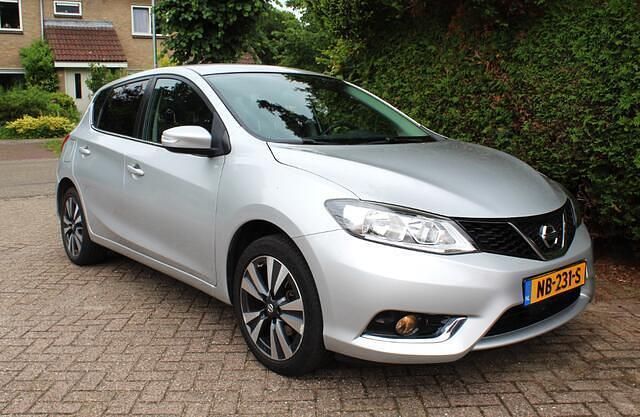 Grijs Gebruikt 2017 Nissan Pulsar Sedan | € 11.950 (Goede deal) - Afbeelding 1/4