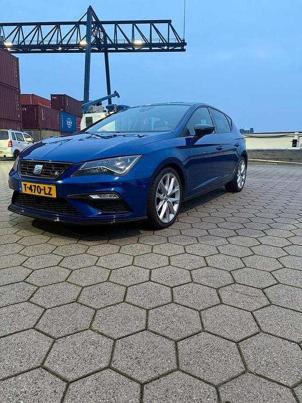 Blauw Gebruikt 2017 Seat Leon FR Hatchback | € 16.000 (Eerlijke prijs) - Afbeelding 1/4