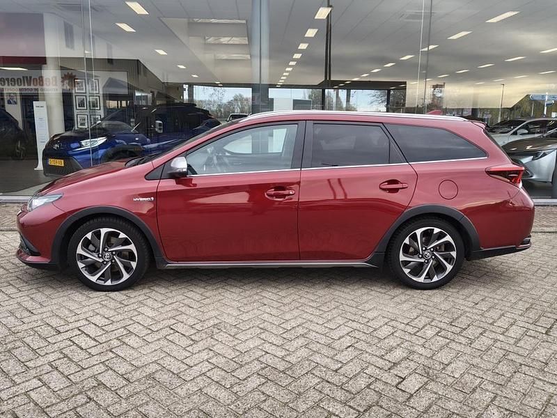 Occasion Toyota Auris Hybrid 2018 Rood Stationwagen