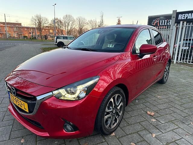 Occasion Mazda 2 90 PK (66 kW) 2015 Rood Hatchback