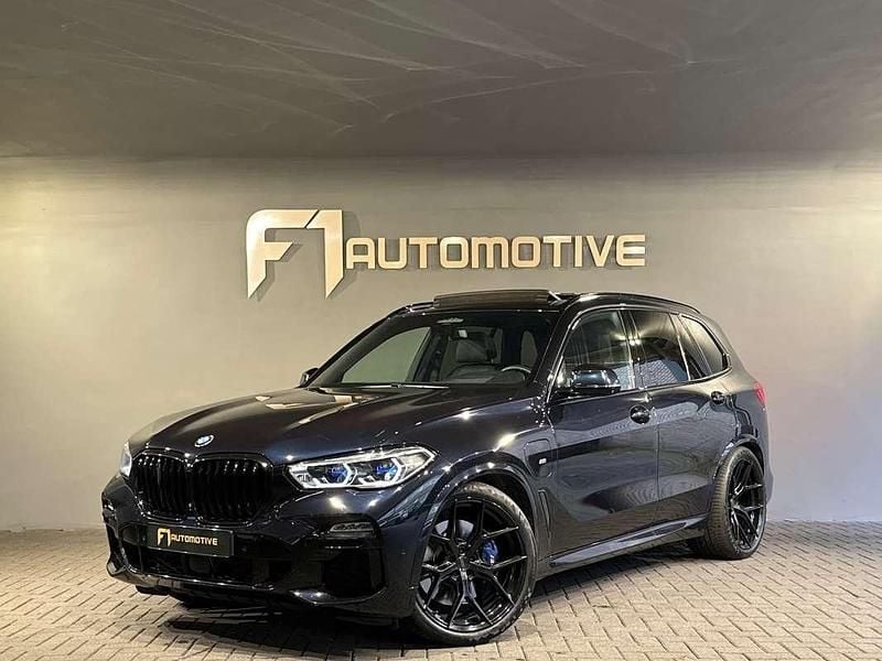 Zwart (metallic) Gebruikt 2021 BMW X5 M Sport SUV | € 58.890 (Eerlijke prijs) - Afbeelding 1/3