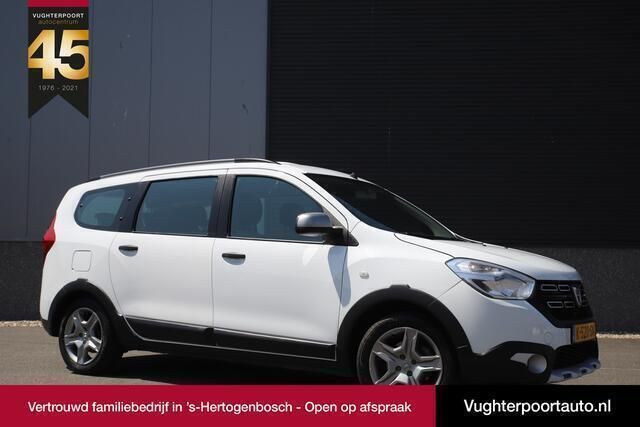 Wit Gebruikt 2021 Dacia Lodgy Stepway MPV | € 16.940 (Iets duurder) - Afbeelding 1/4