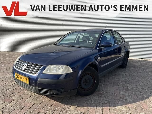 Blauw Gebruikt 2002 VW Passat Comfortline Sedan | € 998 (Goede deal) - Afbeelding 1/4