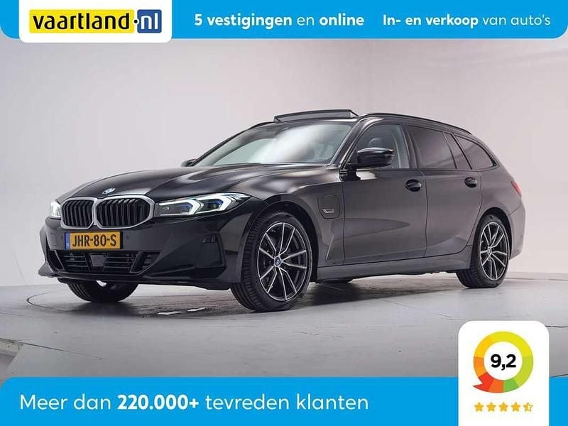 Zwart Gebruikt 2022 BMW 320e Executive Stationwagen | € 36.845 (Iets duurder) - Afbeelding 1/4