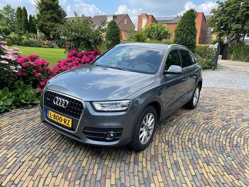 Grijs Gebruikt 2012 Audi Q3 SUV | € 14.000 (Goede deal) - Afbeelding 1/4