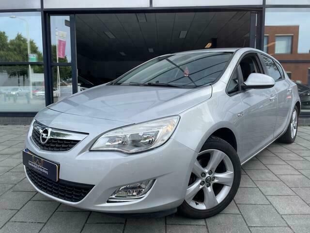 Grijs Gebruikt 2010 Opel Astra Edition Hatchback | € 4.849 (Iets duurder) - Afbeelding 1/4