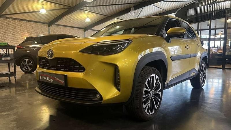 Occasion Toyota Yaris Hybrid 92 PK (67 kW) 2023 Geel SUV