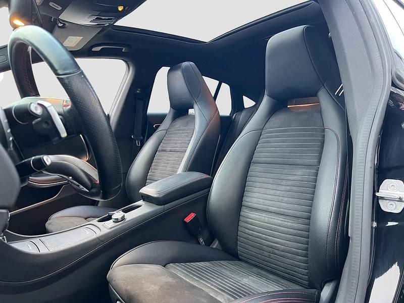 Occasion Mercedes CLA180 Shooting Brake AMG 122 PK (89 kW) 2019 Zwart Stationwagen