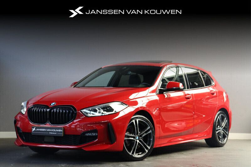 Rood Gebruikt 2022 BMW 118 Hatchback | € 30.395 (Duur) - Afbeelding 1/4