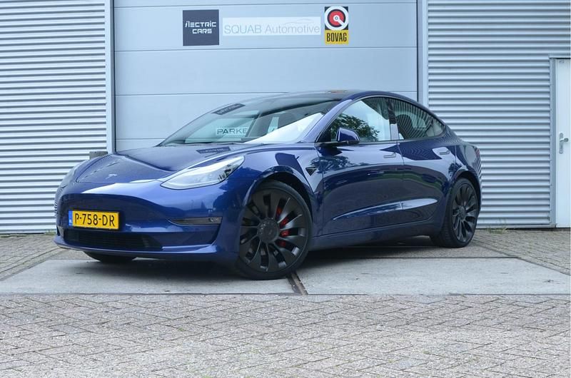 Blauw Gebruikt 2022 Tesla Model 3 Performance Sedan | € 34.999 (Iets duurder) - Afbeelding 1/4
