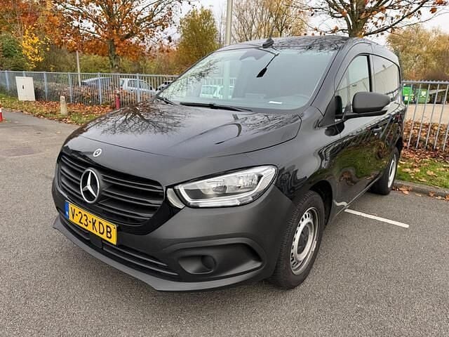 Zwart Gebruikt 2024 Mercedes Citan 110 Van | € 16.400 - Afbeelding 1/4