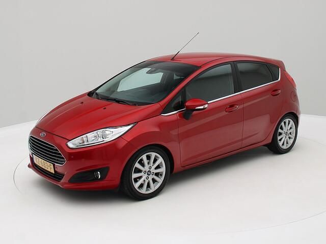 Rood Occasion 2017 Ford Fiesta Titanium Hatchback | € 9.000 (Goede deal) - Afbeelding 1/3