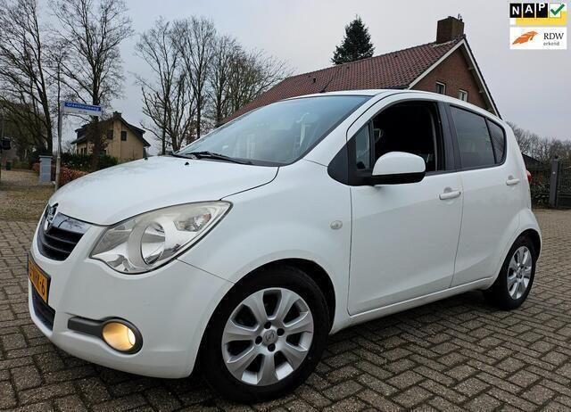 Wit Gebruikt 2010 Opel Agila Edition Hatchback | € 2.995 (Eerlijke prijs) - Afbeelding 1/4