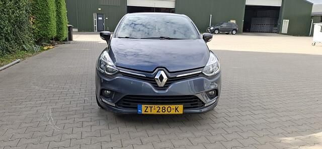 Grijs Gebruikt 2019 Renault Clio IV LIMITED Hatchback | € 10.150 (Eerlijke prijs) - Afbeelding 1/4