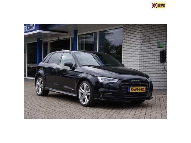 Zwart Gebruikt 2020 Audi A3 Sportback S-Line Hatchback | € 22.400 (Super prijs) - Afbeelding 1/4
