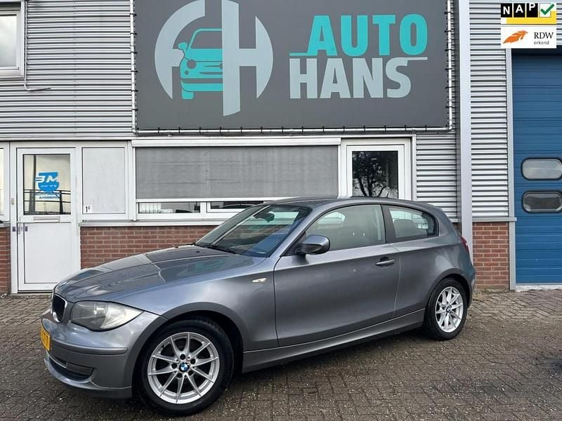 Hatchback Gebruikt 2010 BMW 118 Hatchback | € 6.750 (Eerlijke prijs) - Afbeelding 1/4