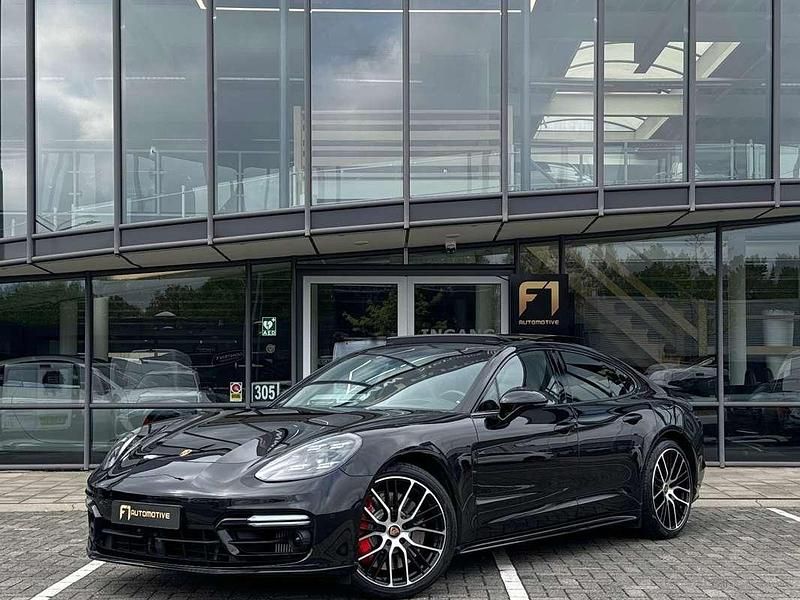 Zwart, metallic lak Gebruikt 2021 Porsche Panamera Sedan | € 89.890 - Afbeelding 1/4