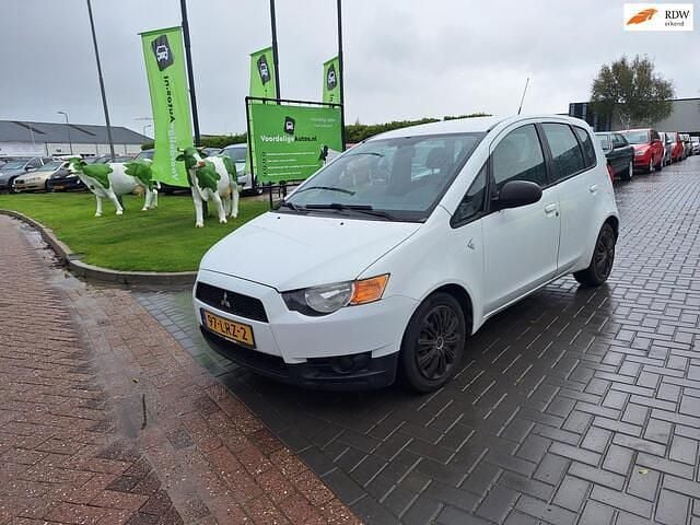 Wit Gebruikt 2010 Mitsubishi Colt Edition Hatchback | € 1.999 (Goede deal) - Afbeelding 1/4
