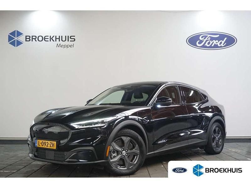 Zwart Occasion 2021 Ford Mustang Mach-E SUV | € 29.400 (Iets duurder) - Afbeelding 1/4