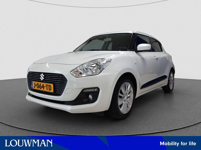 Wit Gebruikt 2020 Suzuki Swift Hatchback | € 16.950 (Eerlijke prijs) - Afbeelding 1/3