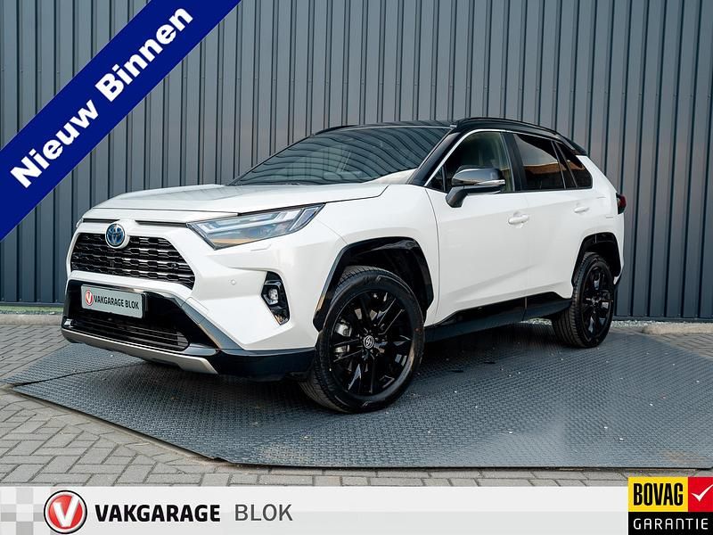 Wit Occasion 2024 Toyota RAV4 Hybrid Style SUV | € 44.745 (Eerlijke prijs) - Afbeelding 1/4