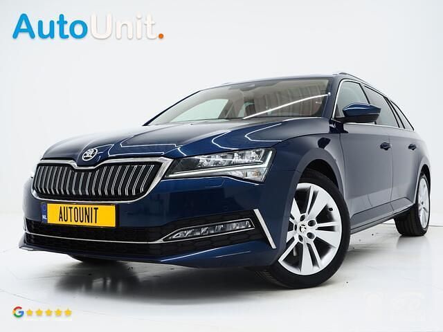 Blauw (metallic) Occasion 2021 Skoda Superb Style Stationwagen | € 23.840 (Eerlijke prijs) - Afbeelding 1/4