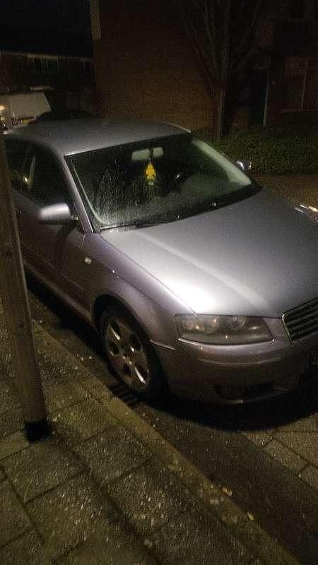 Zilver Gebruikt 2003 Audi A3 Ambiente Hatchback | € 750 (Super prijs) - Afbeelding 1/2