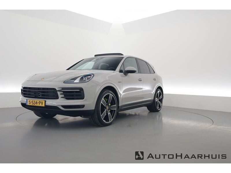 Grijs Gebruikt 2022 Porsche Cayenne Platinum Edition SUV | € 89.900 (Eerlijke prijs) - Afbeelding 1/3
