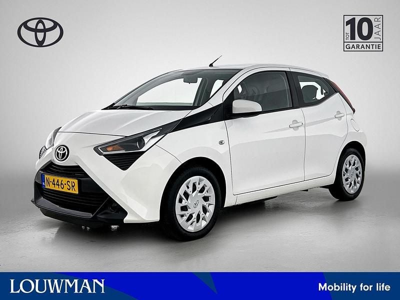 Wit Gebruikt 2021 Toyota Aygo X-play Hatchback | € 12.945 (Eerlijke prijs) - Afbeelding 1/4