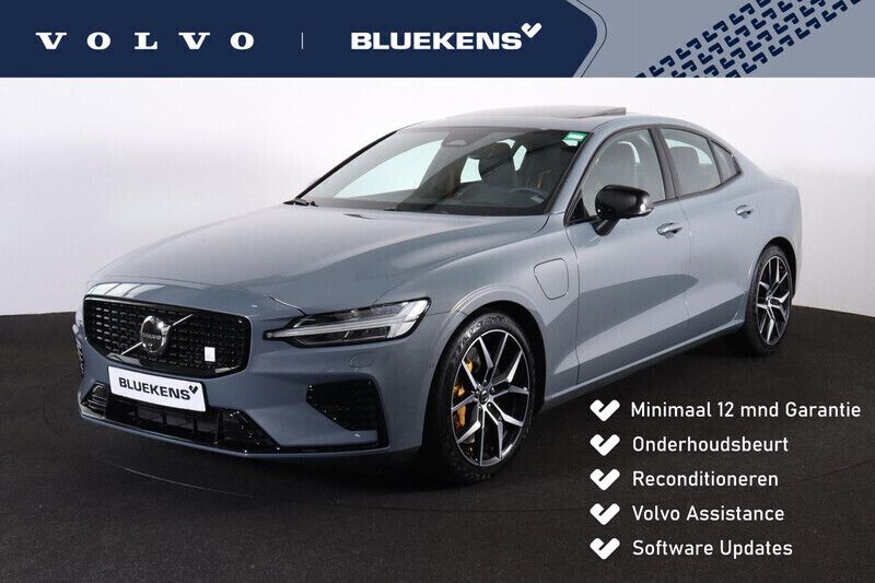 Grijs Gebruikt 2024 Volvo S60 Sedan | € 54.900 - Afbeelding 1/4