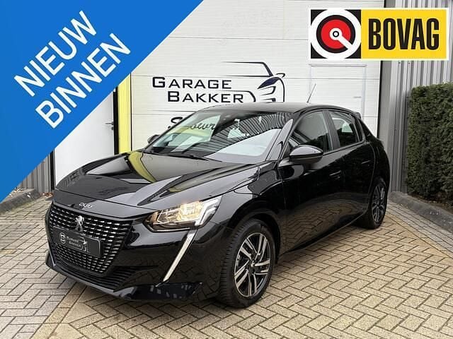 Zwart Gebruikt 2023 Peugeot 208 Allure Hatchback | € 15.950 (Super prijs) - Afbeelding 1/4
