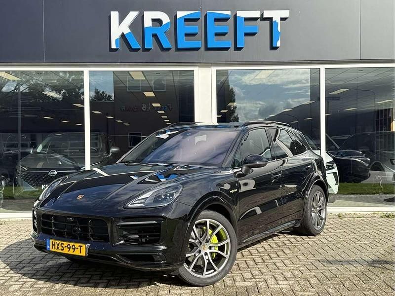 Zwart, metallic lak Gebruikt 2022 Porsche Cayenne Platinum Edition SUV | € 99.950 - Afbeelding 1/4