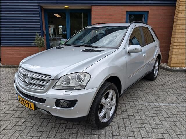 Grijs Gebruikt 2007 Mercedes 280 SUV | € 5.995 - Afbeelding 1/4