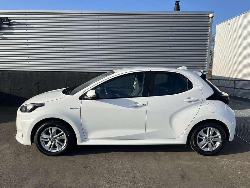 Occasion Toyota Yaris Hybrid Business Edition 116 PK (85 kW) 2021 Vit Hatchback