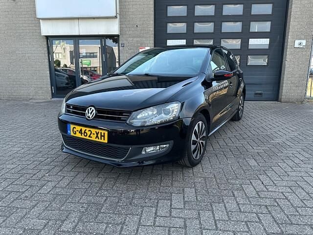 Zwart Gebruikt 2012 VW Polo Highline Hatchback | € 7.477 (Goede deal) - Afbeelding 1/4
